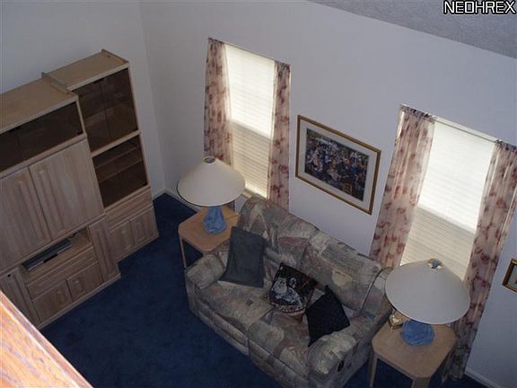 3rd image of 626 Windsor Ln
