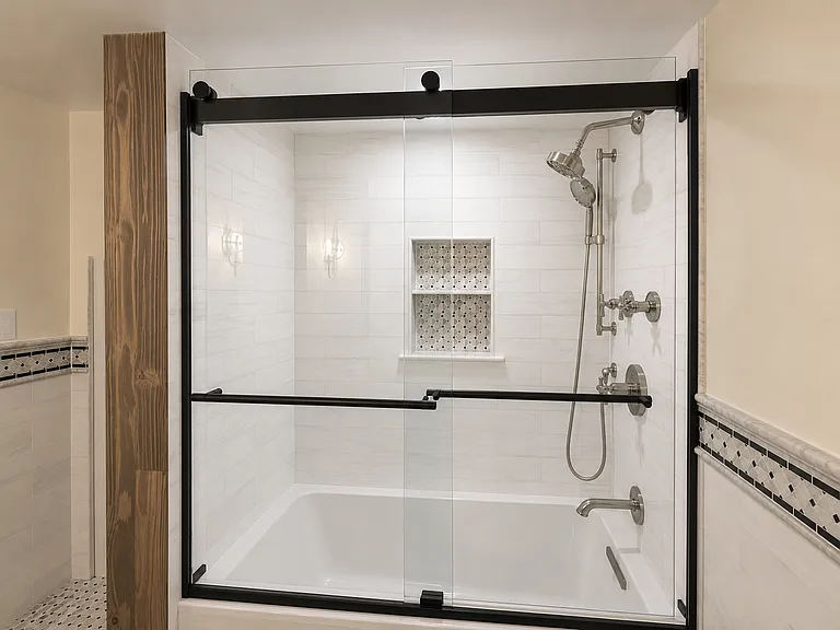 1099 22nd St NW #201 — Photo 31