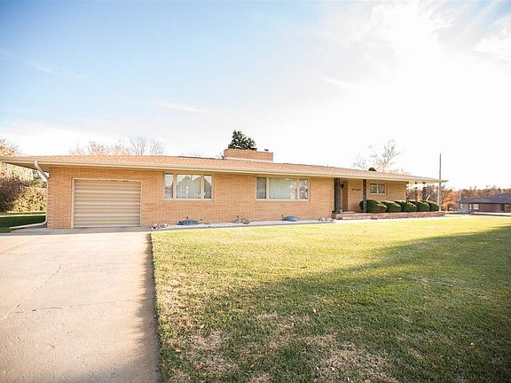 2nd image of 111 Seminole Dr