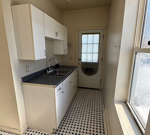 4th image of 71 Hilldale Ave #2