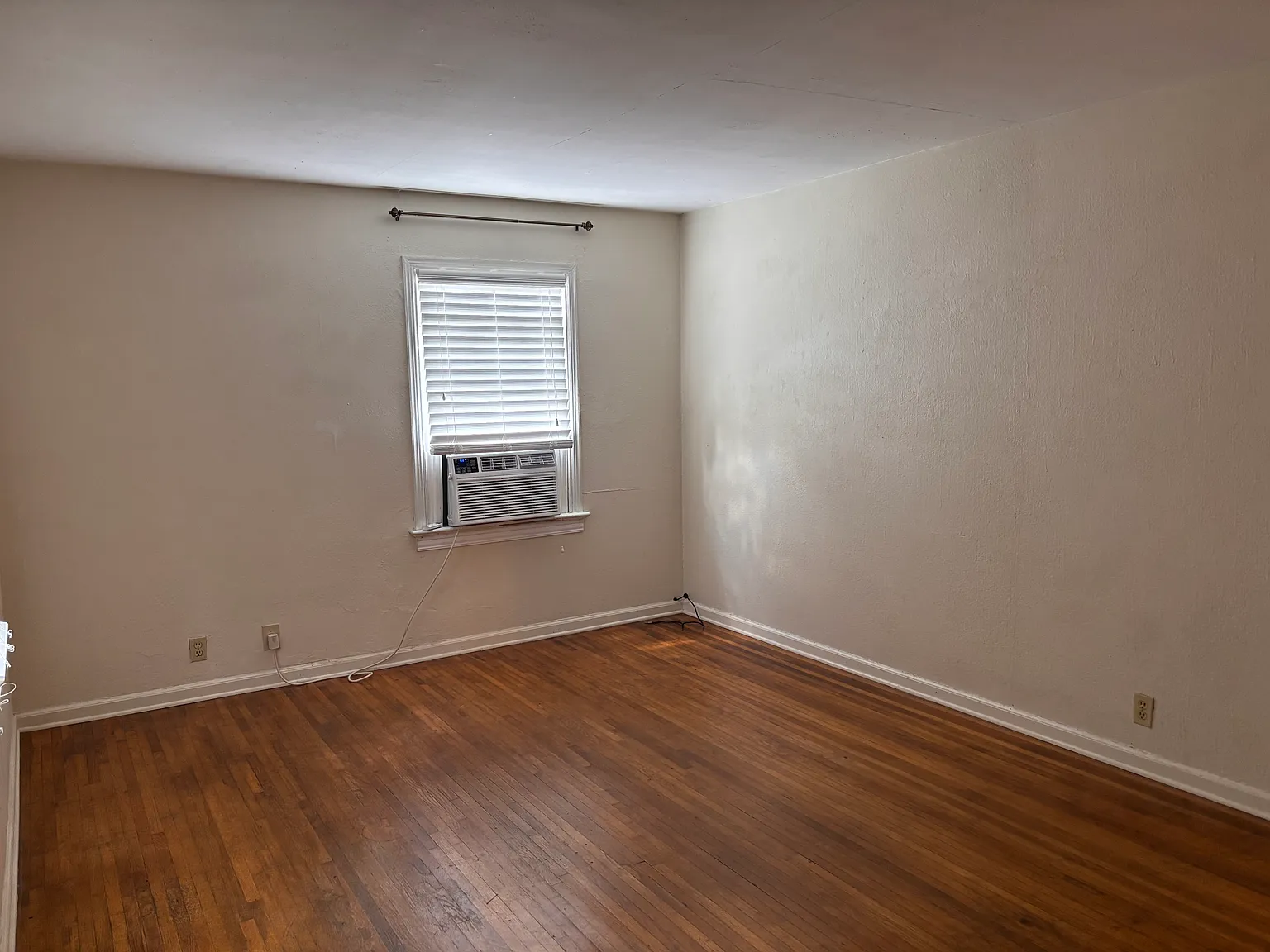 2 bed, 800 sqft, $1,000 — Photo 2