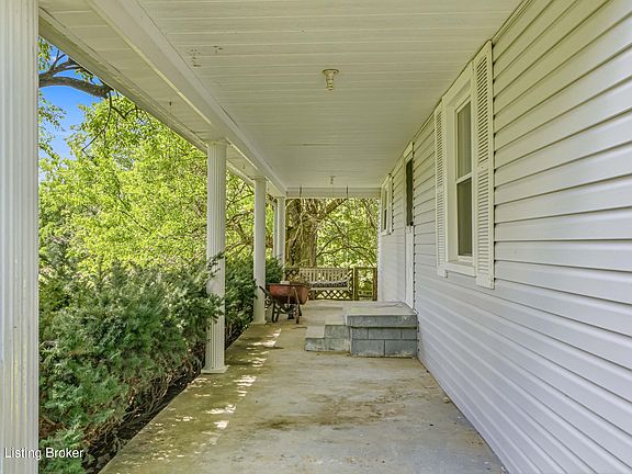 5th image of 689 Graefenburg Rd