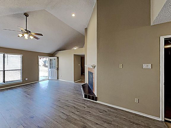 2nd image of 3008 Creekwood Ln