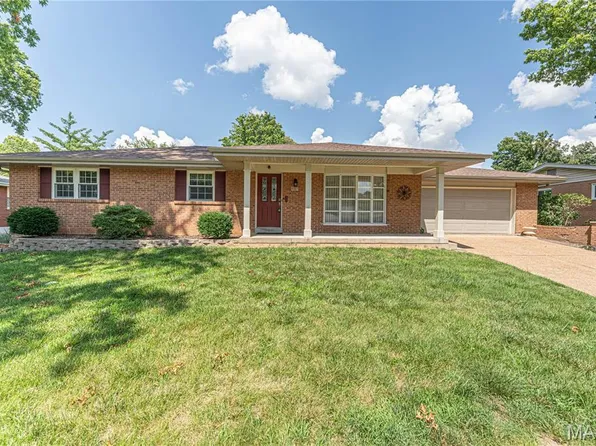 837 Camborne Dr, Saint Louis, MO 63125