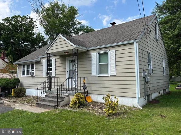 438 Ewingville Rd, Ewing, NJ 08638
