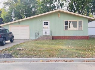 417 2nd Ave NE, Osseo, MN 55369