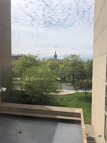 1 bed, 1.0 bath, 809 sqft, $1,800 — Photo 2