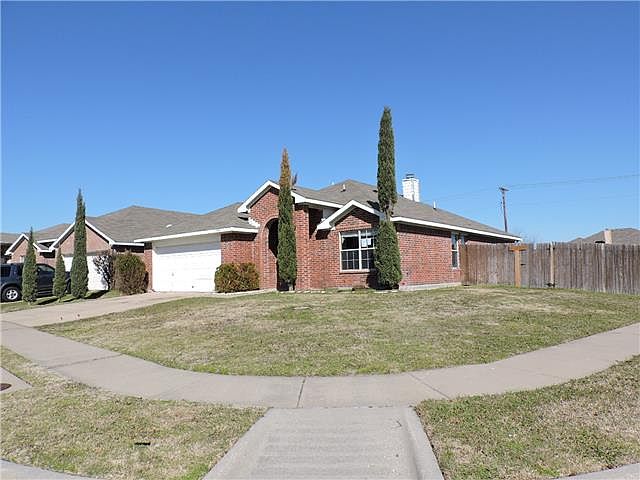 1st image of 345 Tioga Dr Arlington