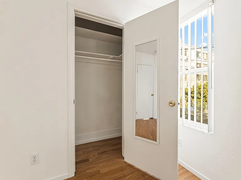 3611 W 4th St #1/2 — Photo 9