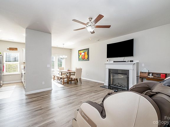 5th image of 8112 Alderton Ln Unit 21A