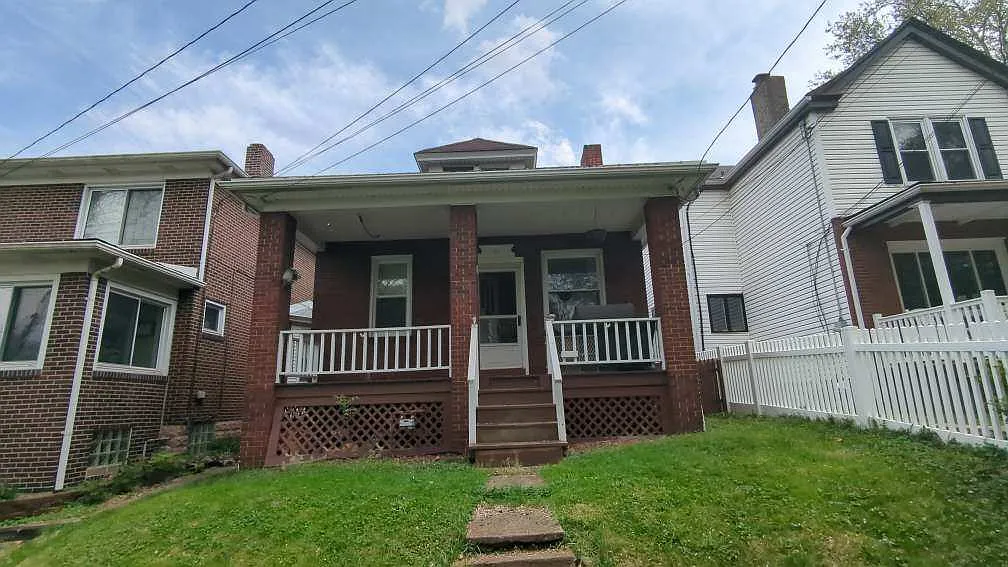 7204 Raymond St photo 1