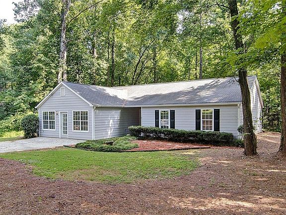2nd image of 310 Winding Woods Trl