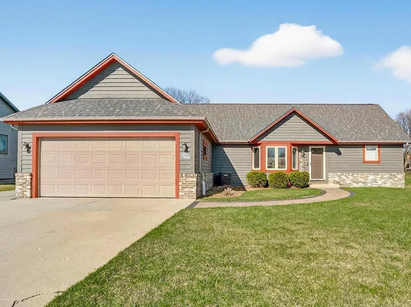 W199N17111 Ridgeway DRIVE, Jackson, WI 53037