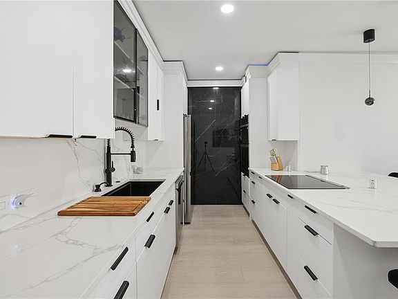 3rd image of 145 15th St NE APT 1424