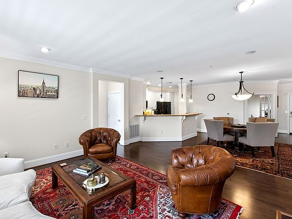 4th image of 3920 Essex Garden Ln APT 304