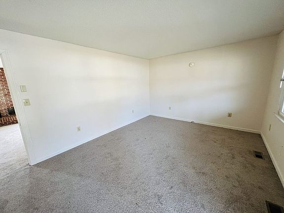 5th image of 186 Clearview Dr