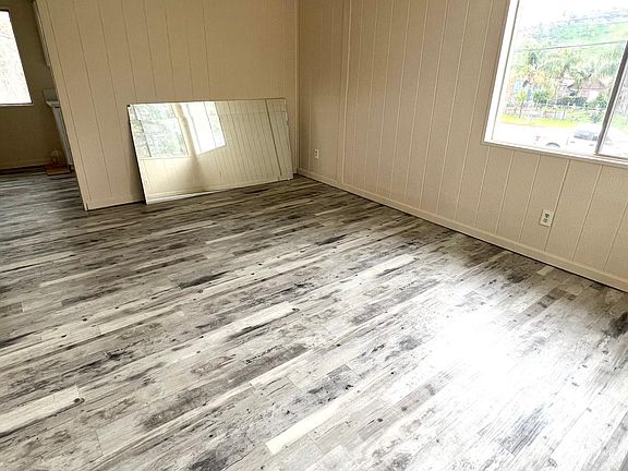 2nd image of 3925 N Mt View Ave APT 4