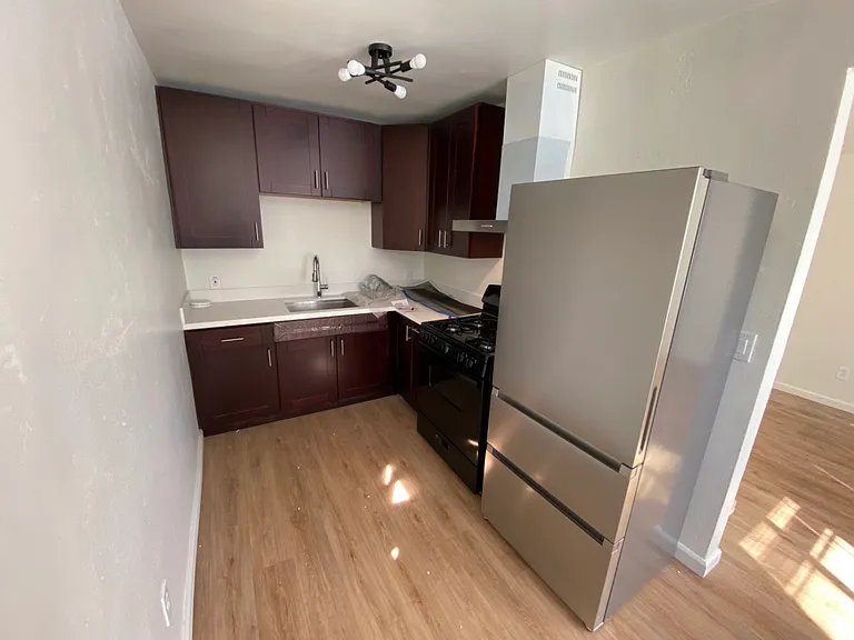 2319 Grand Ave #B — Photo 9