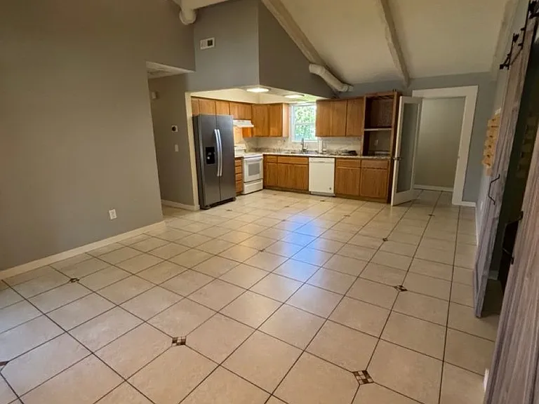 285 W Vicki Ave — Photo 6