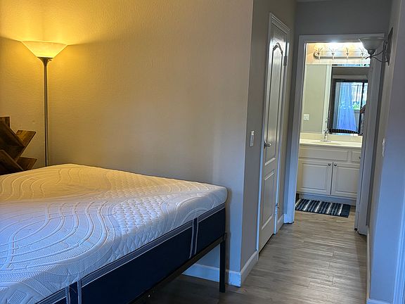 5th image of 12083 Alta Carmel Ct Unit 31
