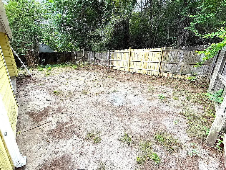 1917 Dogwood St — Photo 43