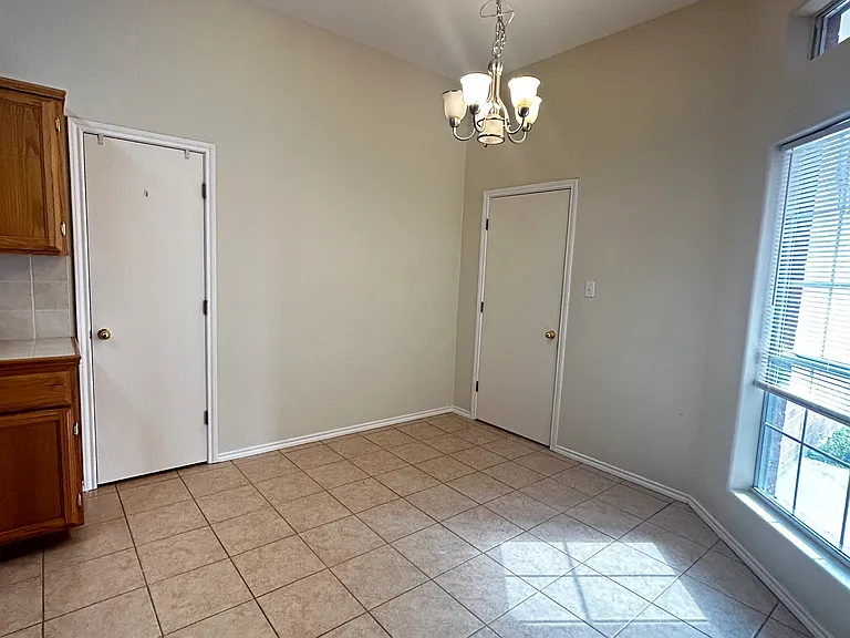 Dining area off kitchen
