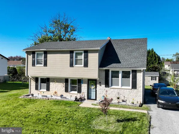 957 Belaire Ln, York, PA 17404