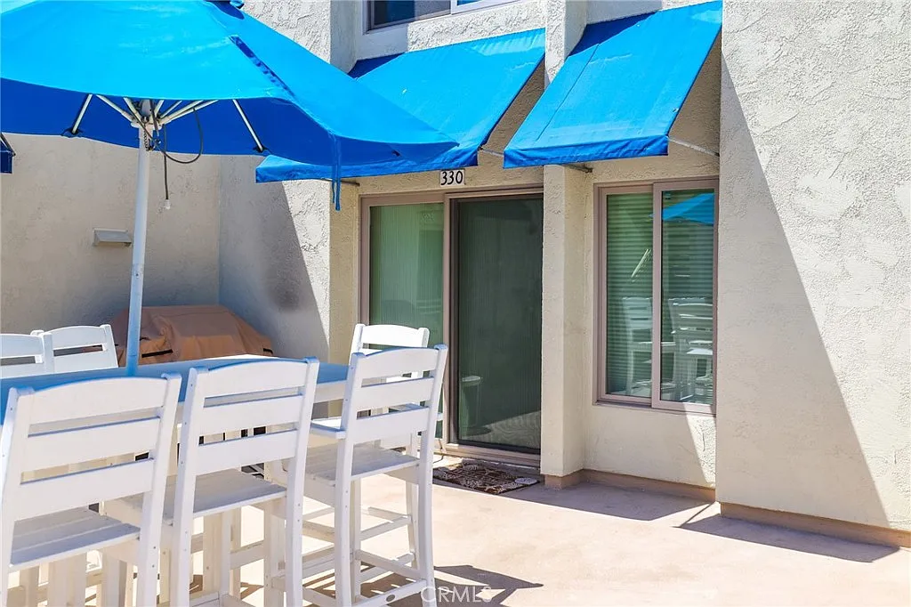 3 bed, 1452 sqft, $6,900 — Photo 2