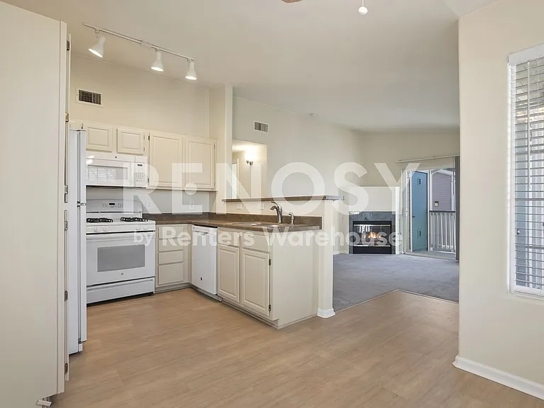 3846 Canyon Ranch Rd #203 — Photo 4