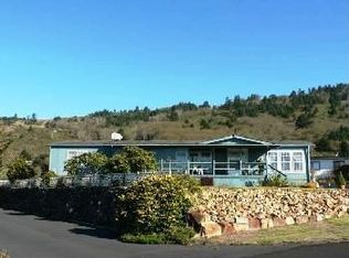 98613 Camellia Dr, Brookings, OR 97415
