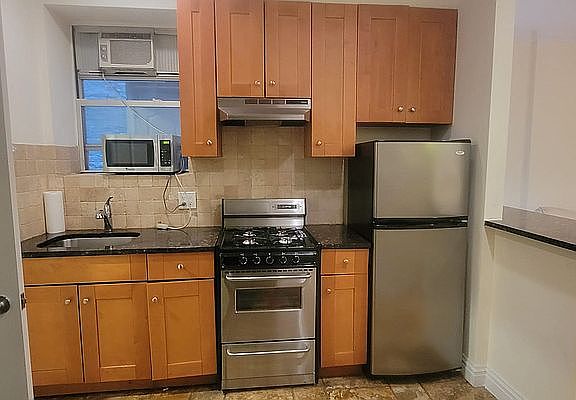 5th image of 348 E 65th St #F7