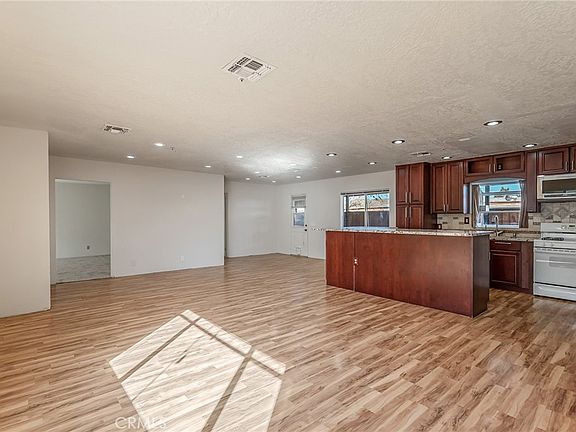 5th image of 6411 Mountain View St