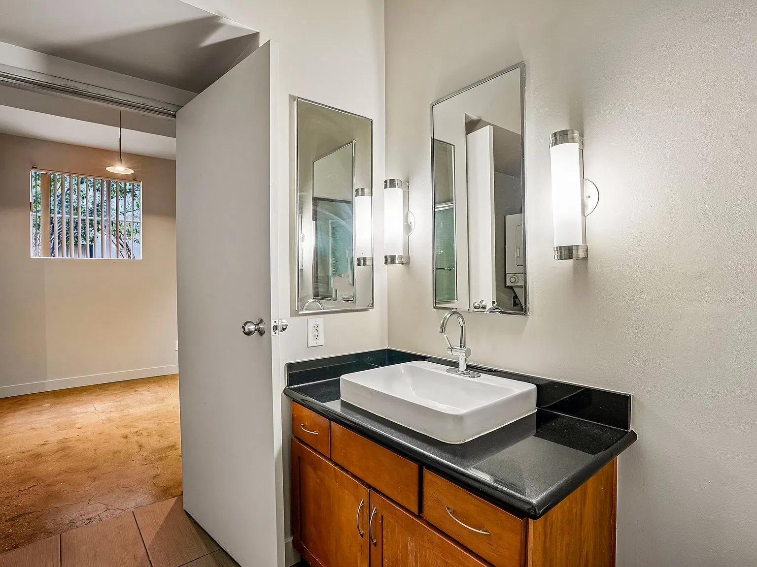 420 S San Pedro St — Photo 4