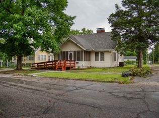 918 1st Ave NW, Miami, OK 74354