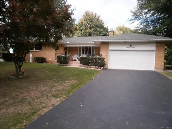 47 Clarence Center Rd, Akron, NY 14001