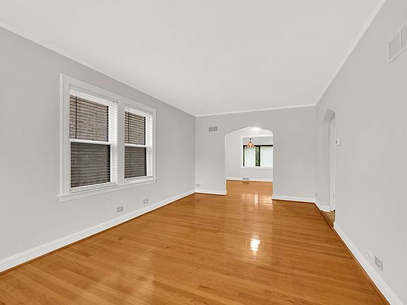 4th image of 6219 N Lenox Ave