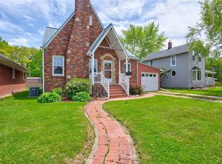 821 2nd St, Columbus Junction, IA 52738