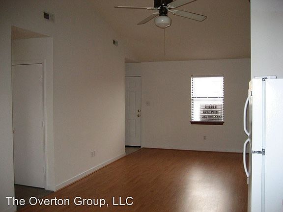 4th image of 2112 E 3rd St #A
