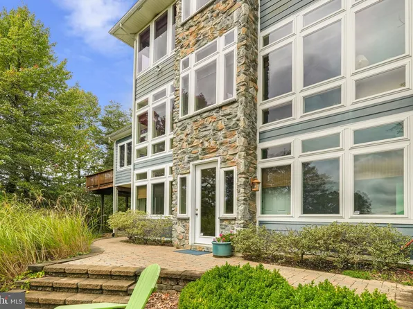 569 Beech Dr, Lusby, MD 20657