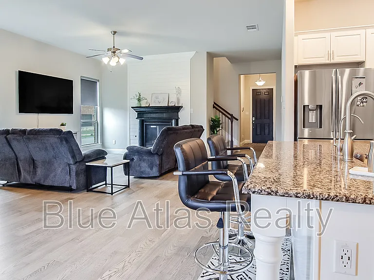 4001 Bear Creek Ct — Photo 2