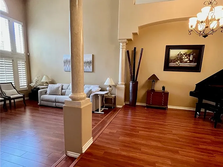 26465 La Traviata — Photo 8