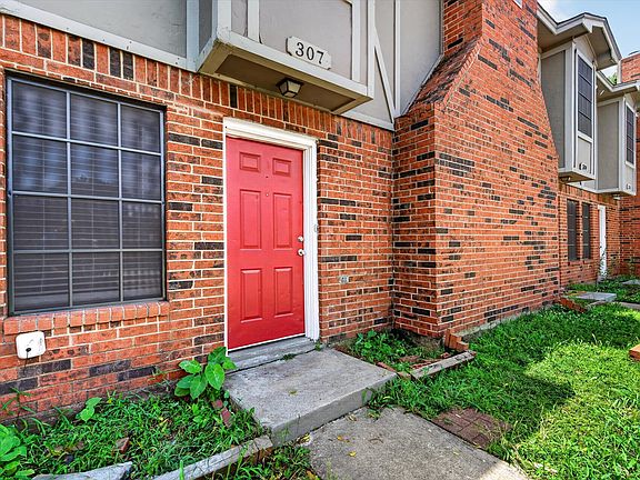 2nd image of 305 Cambridge Dr #305