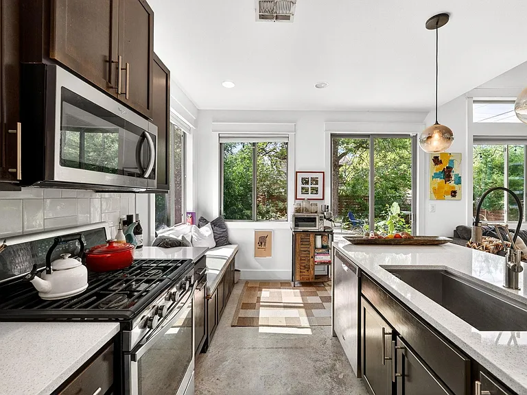 2601 Willow St #B — Photo 11