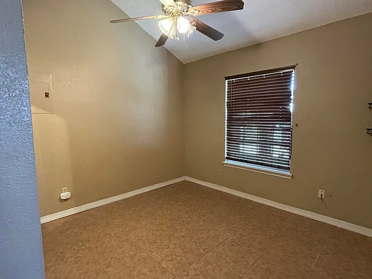 8482 Paddlefoot Ln — Photo 14