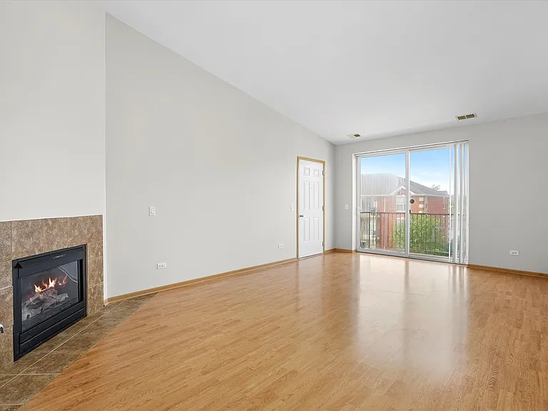16671 Liberty Cir #3N — Photo 4