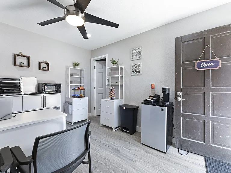 Monte Vista Apartments — Photo 10