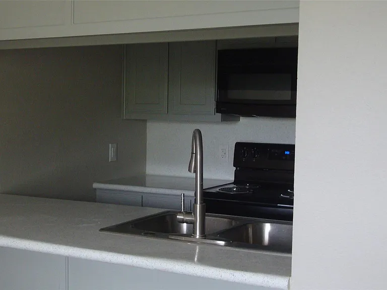 20802 Bonanza St #3 — Photo 6