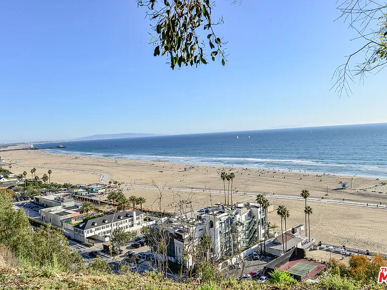 201 Ocean Ave #404P — Photo 40