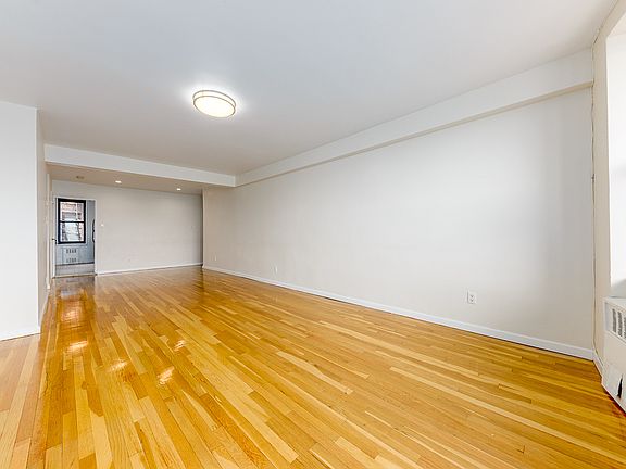 4th image of 483 Ocean Pkwy APT 5A