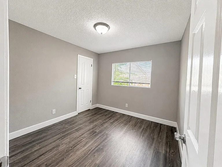 10806 Parkland Woods Dr — Photo 9
